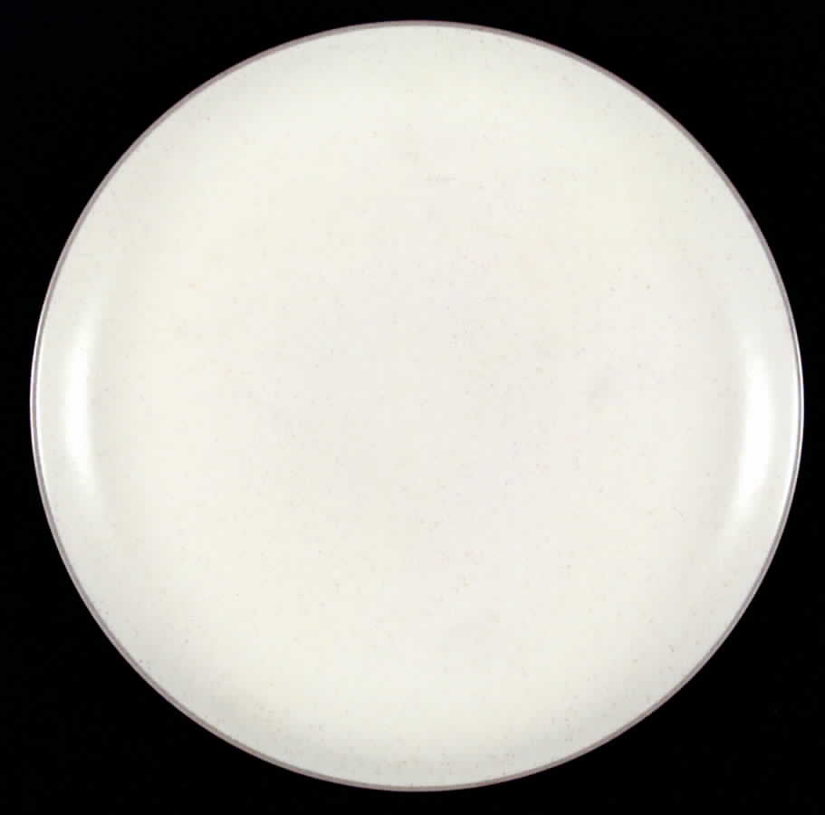 Pepper White Dinner Plate by Harker-1