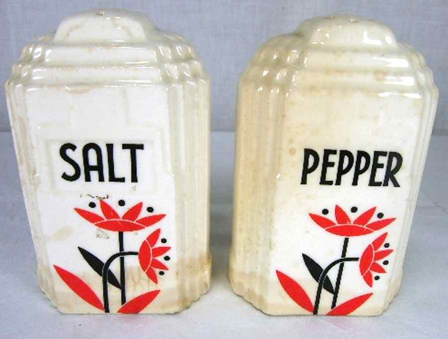 Red Daisies Salt & Pepper Set by Harker-1