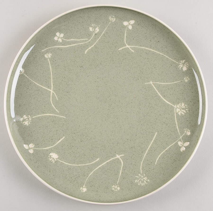 White Clover Meadow Green 10" Chop Plate (Round Platter) by Harker-1