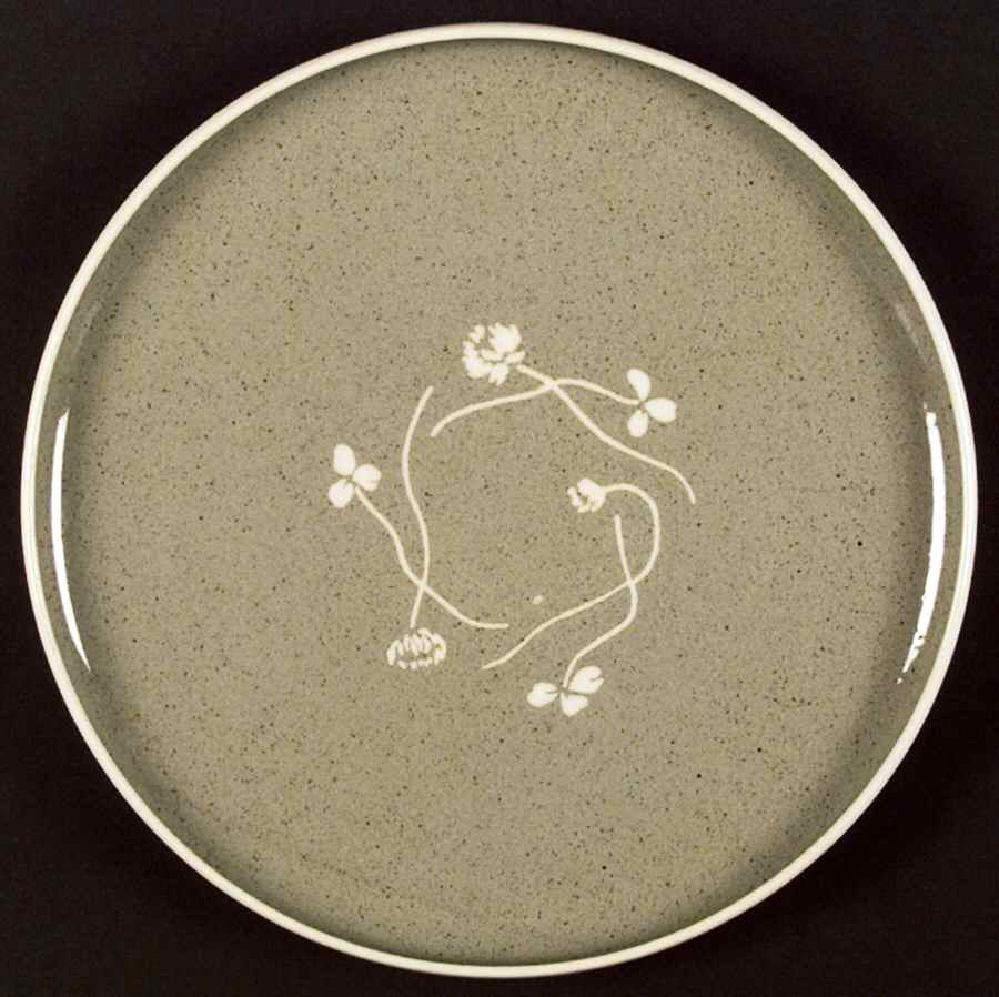 White Clover Meadow Green Dinner Plate by Harker-1