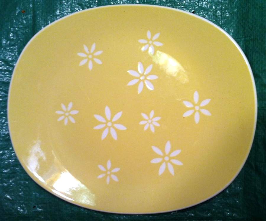 White Daisy 12" Oval Serving Platter by Harker-1