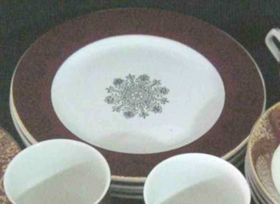 Fontainebleau Dinner Plate by H Aynsley & Co-1