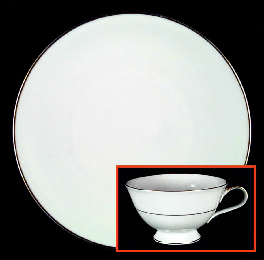 14092 White Footed Cup by Heinrich - H&C-1