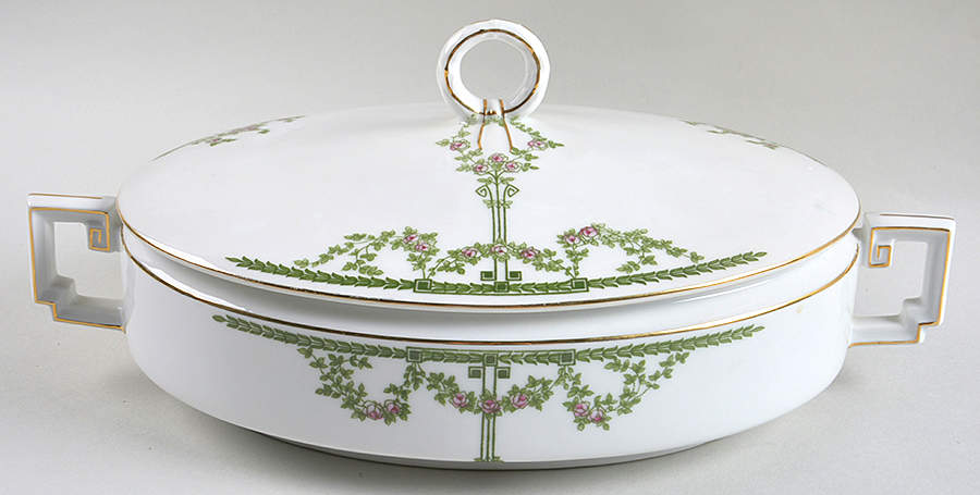 5520 Oval Covered Vegetable by Heinrich - H&C-1