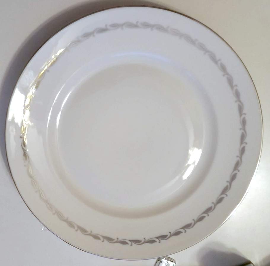 76707 Dinner Plate by Heinrich - H&C-1