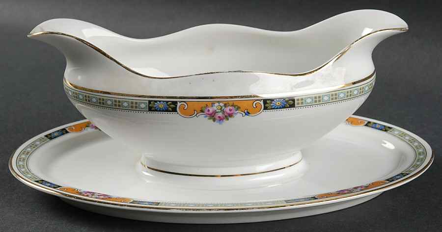 Admiral Gravy Boat with Attached Underplate by Heinrich - H&C-1