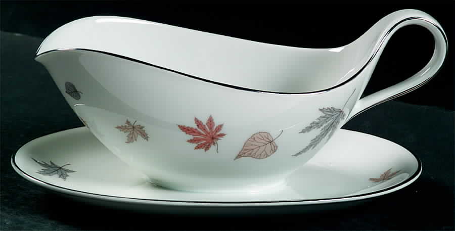 Allure Gravy Boat with Attached Underplate by Heinrich - H&C-1
