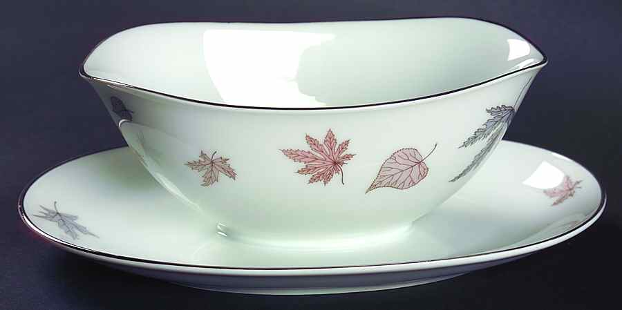 Allure Gravy Boat with Attached Underplate by Heinrich - H&C-1