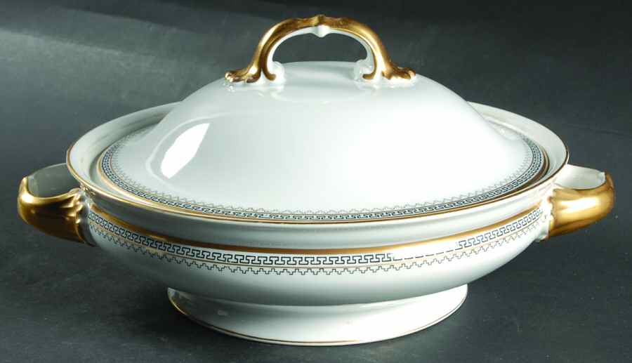 Ardmore (Manchester) Round Covered Vegetable by Heinrich - H&C-1