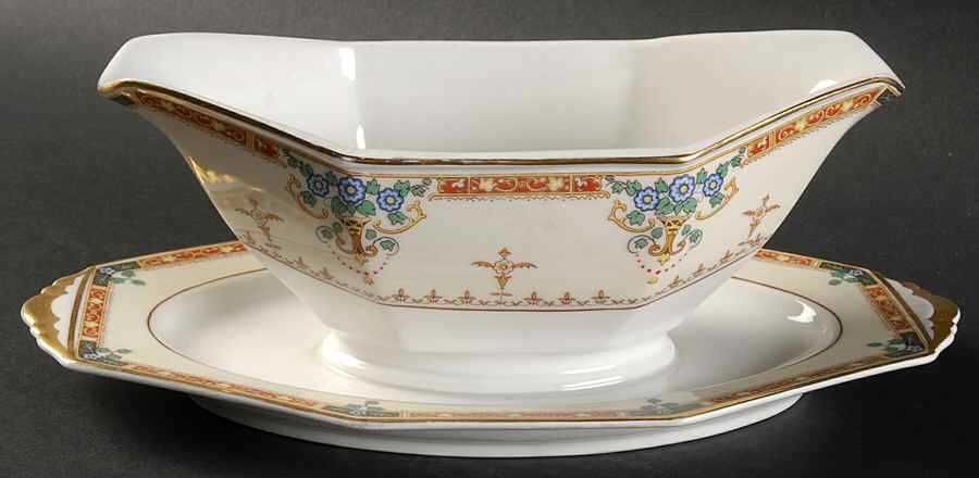 Bella Gravy Boat with Attached Underplate by Heinrich - H&C-1