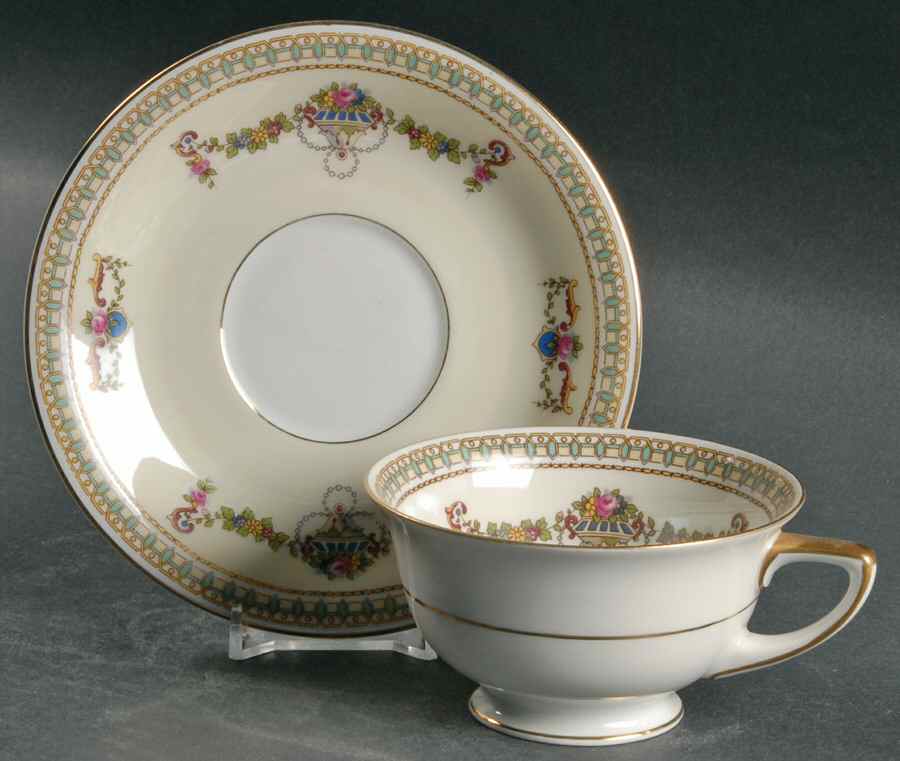 Beverly Footed Cup & Saucer Set by Heinrich - H&C-1