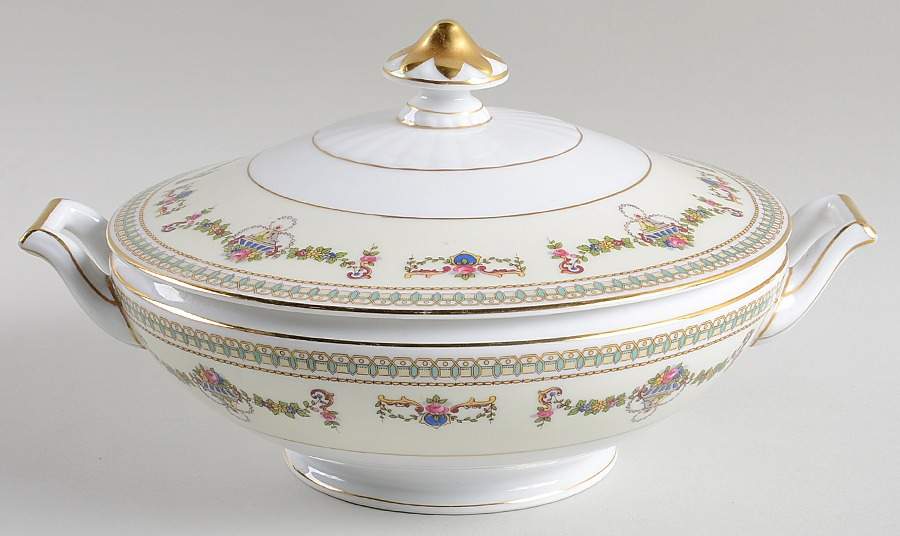 Beverly Round Covered Vegetable by Heinrich - H&C-1