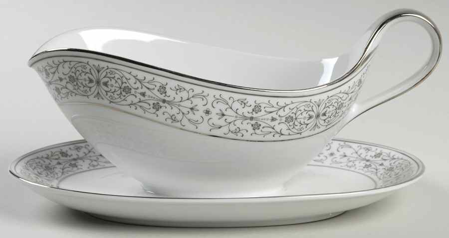 Black Lace Gravy Boat with Attached Underplate by Heinrich - H&C-1