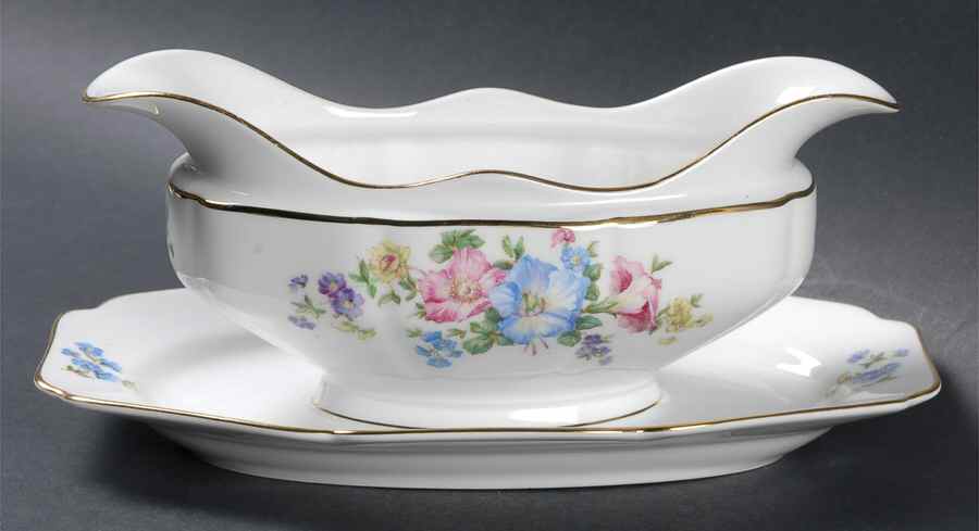 Blossom Gravy Boat with Attached Underplate by Heinrich - H&C-1