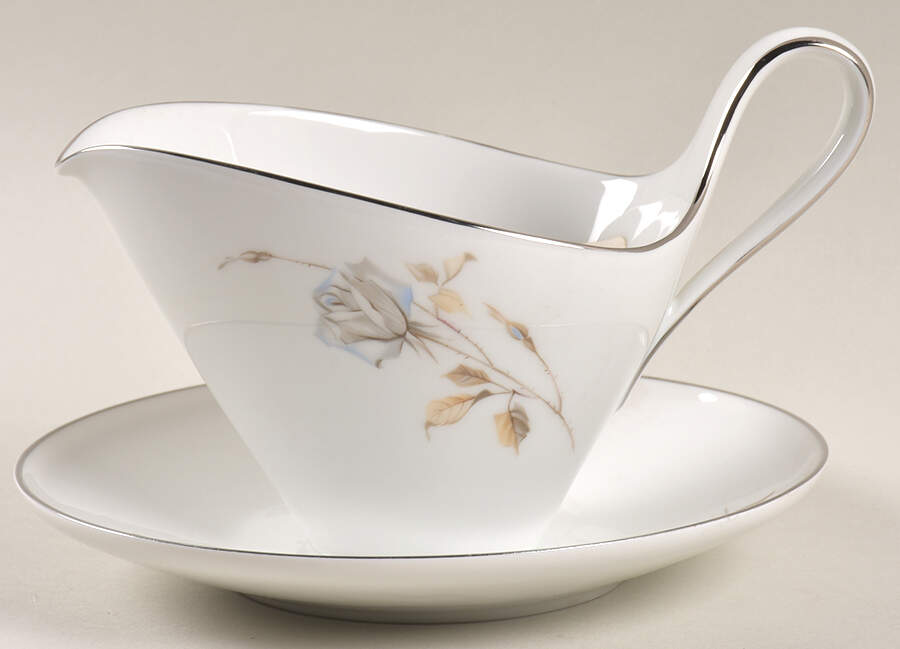 Blue Rose Gravy Boat with Attached Underplate by Heinrich - H&C-1