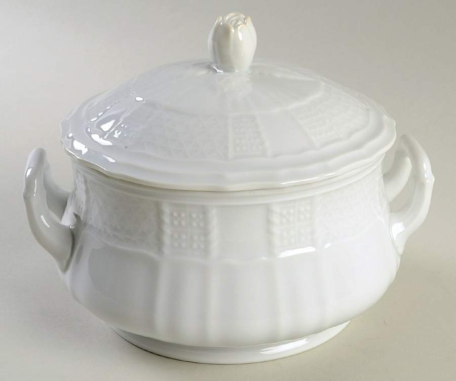 Chateau Weiss Round Covered Vegetable by Heinrich - H&C-1