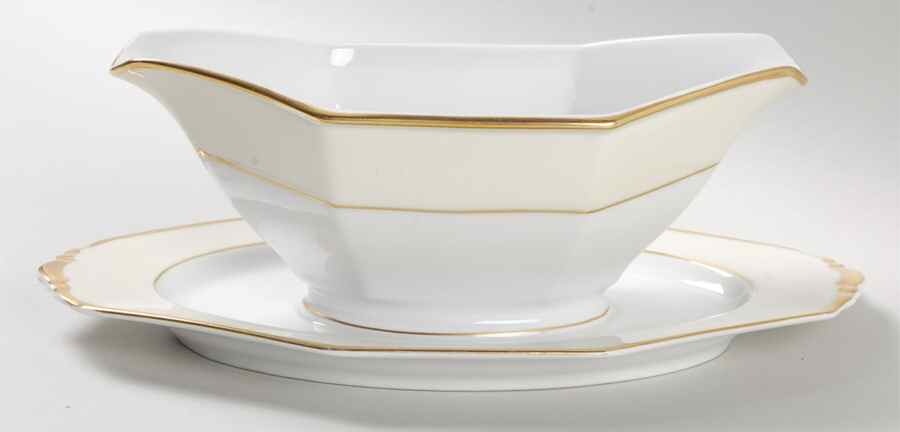 Colonial Gravy Boat with Attached Underplate by Heinrich - H&C-1