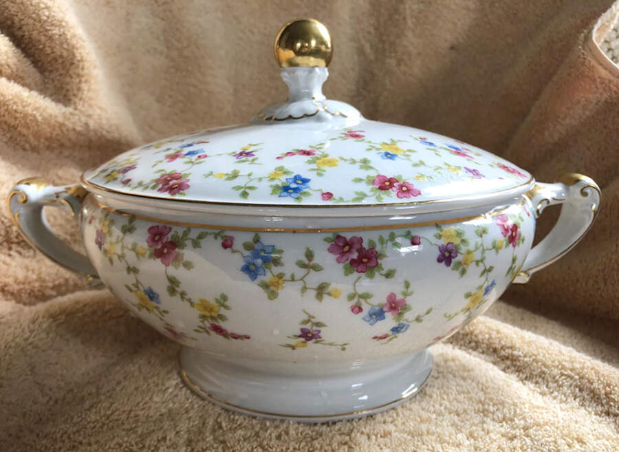 Coquette White Round Covered Vegetable by Heinrich - H&C-1