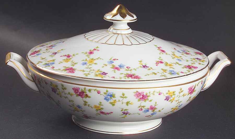 Coquette White Round Covered Vegetable by Heinrich - H&C-1