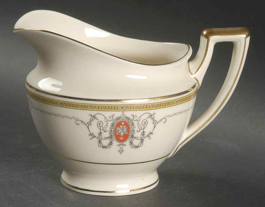Crusader (Smooth) Creamer by Heinrich - H&C-1