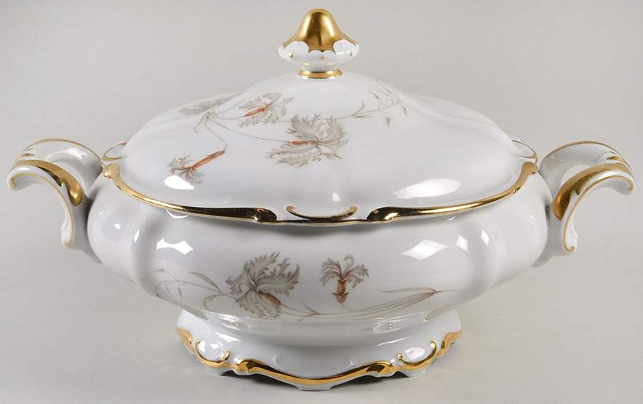 Du Barry Round Covered Vegetable by Heinrich - H&C-1