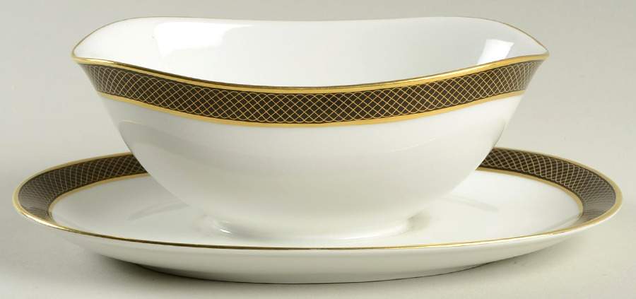 Elegance Gravy Boat with Attached Underplate by Heinrich - H&C-1