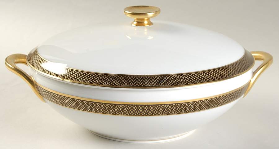 Elegance Round Covered Vegetable by Heinrich - H&C-1