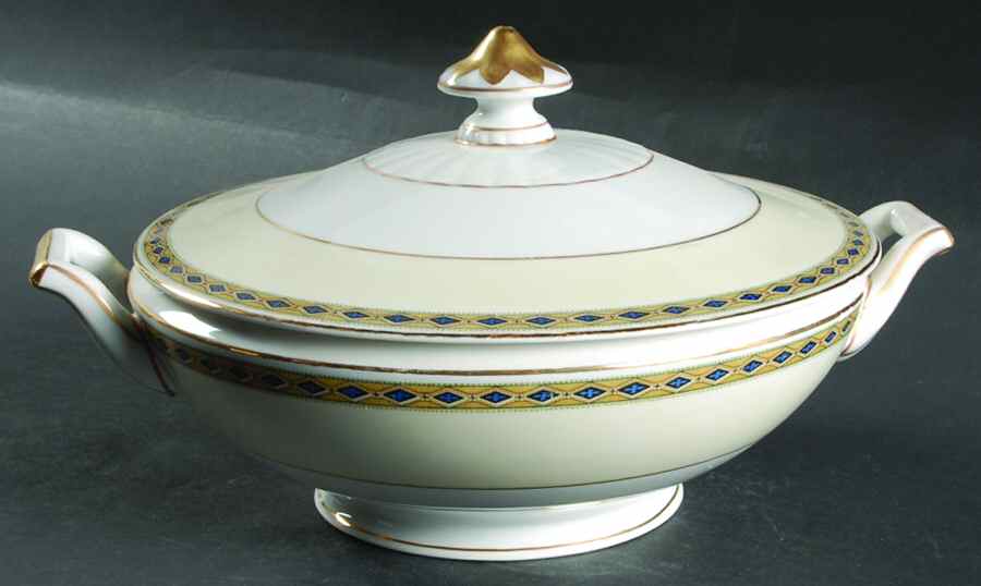Empire (No Center Design) Round Covered Vegetable by Heinrich - H&C-1