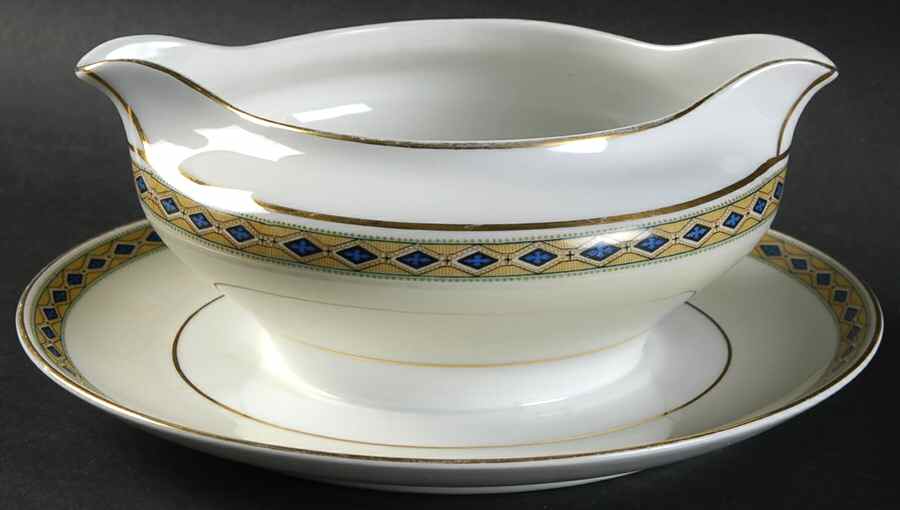 Empire (No Center Design) Gravy Boat with Attached Underplate by Heinrich - H&C-1