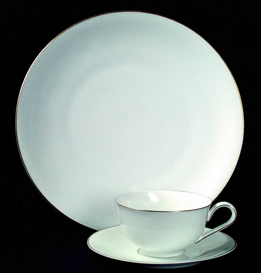 Golden Peak Dinner Plate by Heinrich - H&C-1