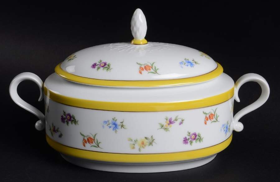 Grand Duchess Oval Covered Vegetable by Heinrich - H&C-1
