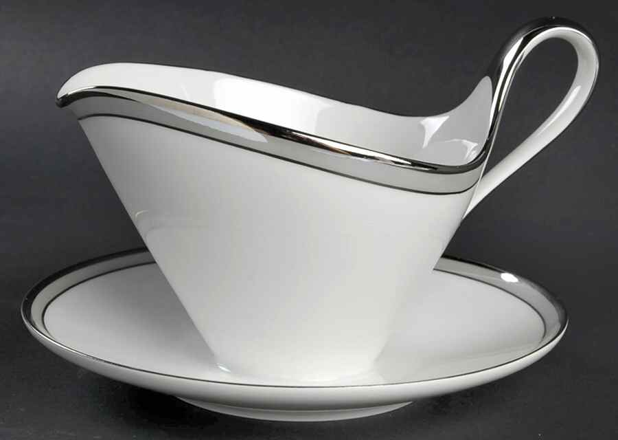 Grey Luster Gravy Boat with Attached Underplate by Heinrich - H&C-1