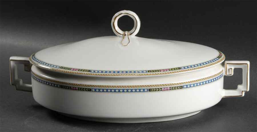 10073 Oval Covered Vegetable by Heinrich - H&C-1