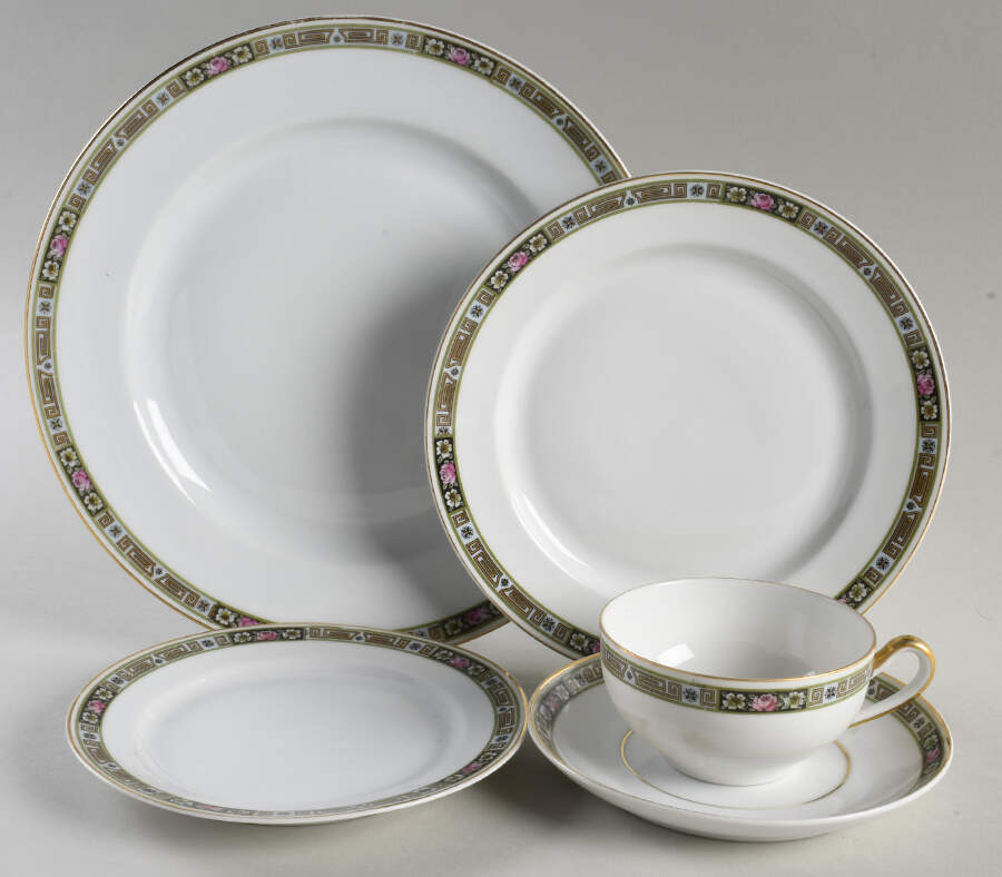 HC16 5 Piece Place Setting by Heinrich - H&C-1