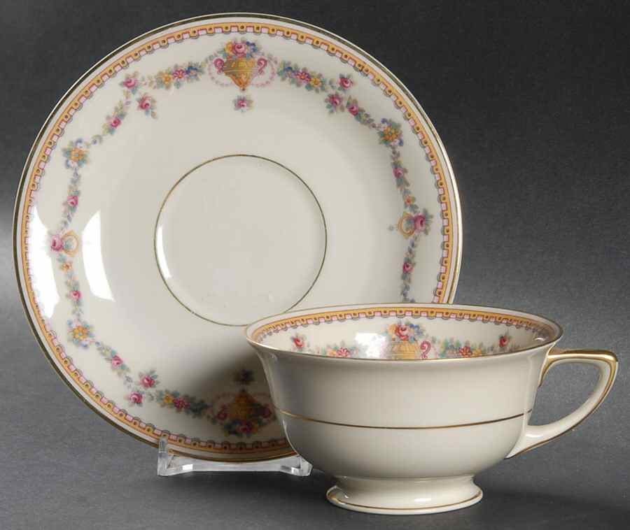 HC163 Footed Cup & Saucer Set by Heinrich - H&C-1