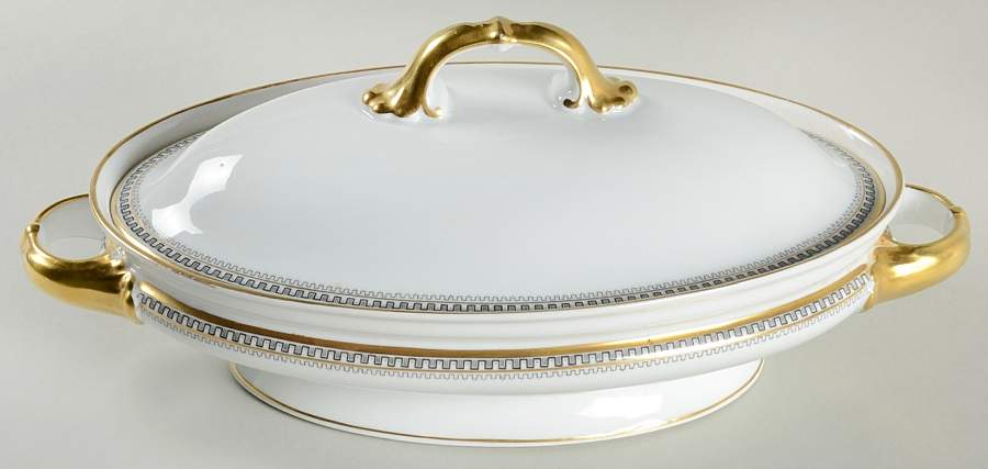 HC17 Oval Covered Vegetable by Heinrich - H&C-1