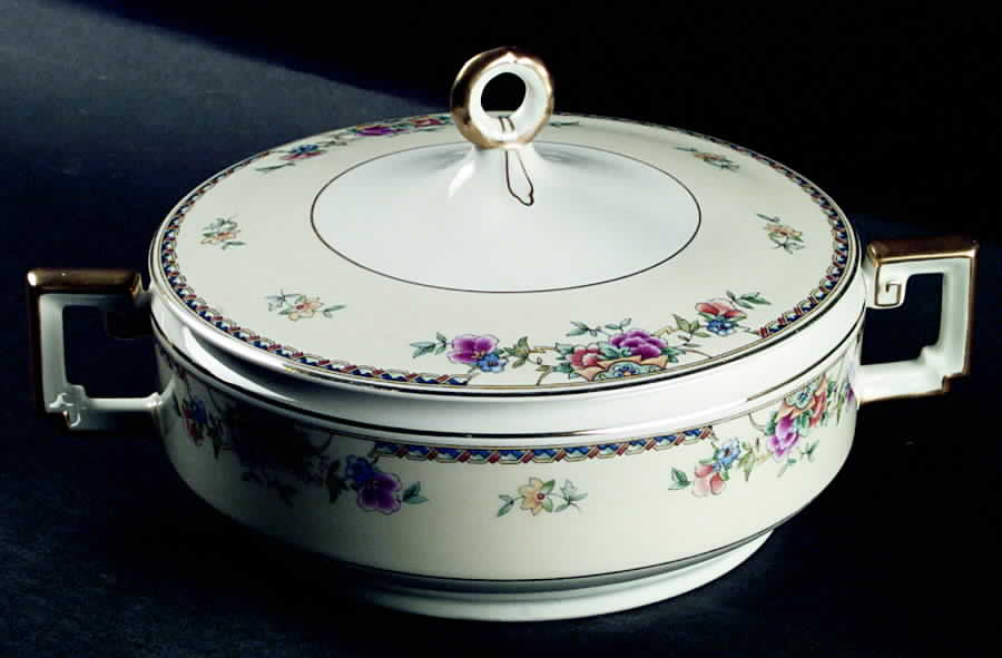 HC172 Round Covered Vegetable by Heinrich - H&C-1