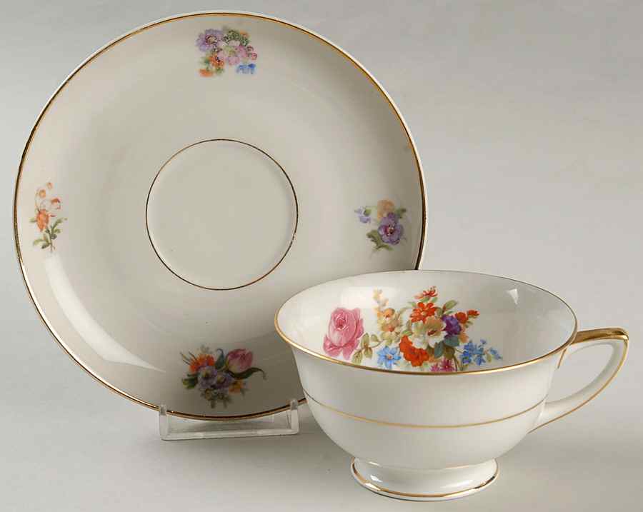 HC181 Footed Cup & Saucer Set by Heinrich - H&C-1