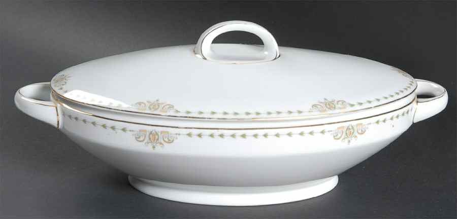 6541 Oval Covered Vegetable by Heinrich - H&C-1