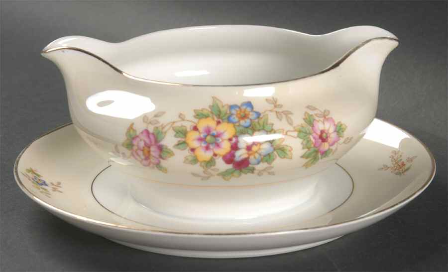HC206 Gravy Boat with Attached Underplate by Heinrich - H&C-1