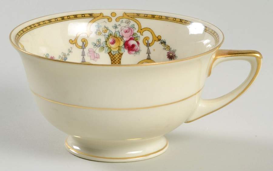HC238 Footed Cup by Heinrich - H&C-1
