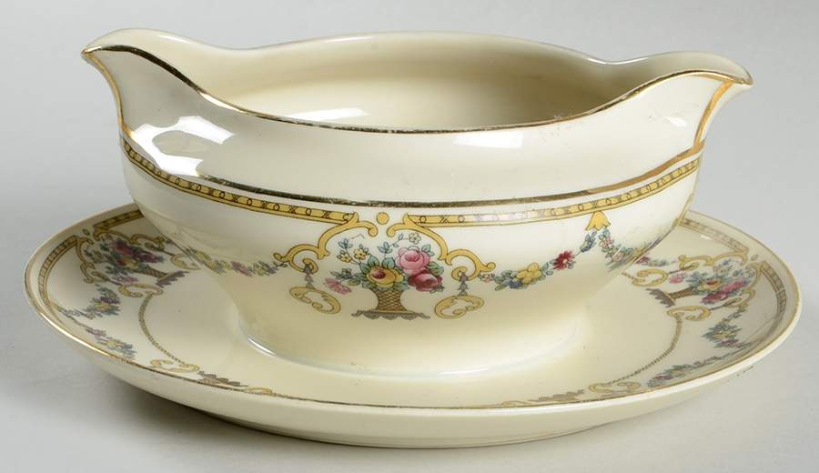 HC238 Gravy Boat with Attached Underplate by Heinrich - H&C-1