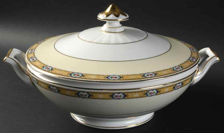 HC248 Round Covered Vegetable by Heinrich - H&C-1
