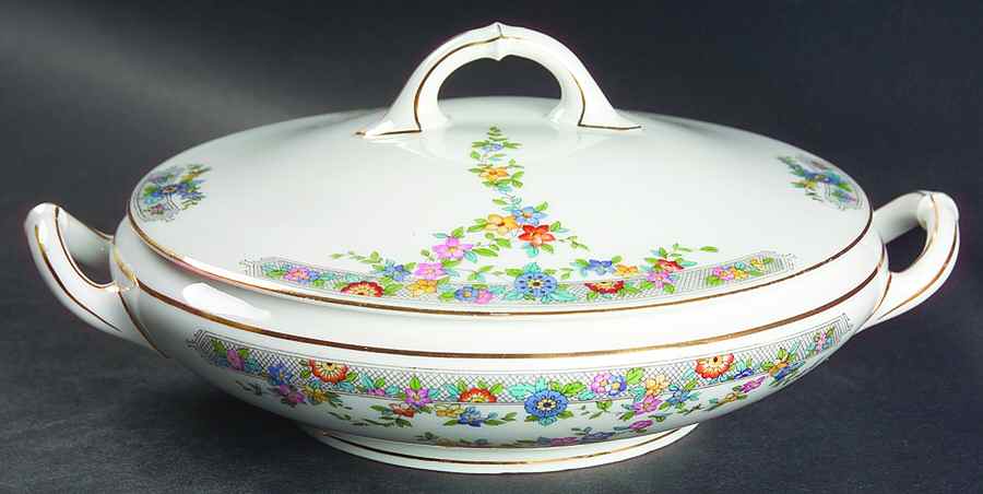 HC249 Round Covered Vegetable by Heinrich - H&C-1