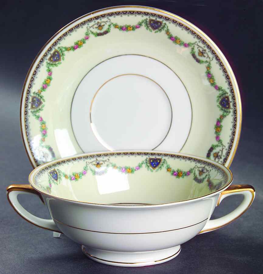 HC250 Footed Cream Soup Bowl & Saucer Set by Heinrich - H&C-1