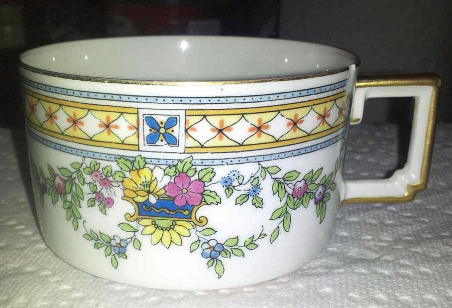 10899 Flat Cup by Heinrich - H&C-1