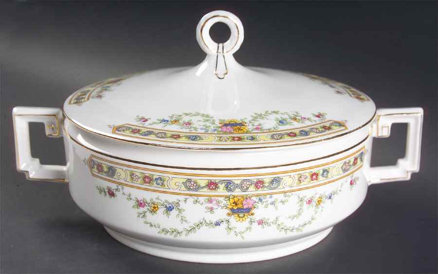 HC26 Round Covered Vegetable by Heinrich - H&C-1
