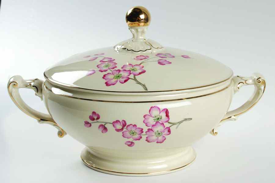 HC29 (IVORY BACKGROUND) Round Covered Vegetable by Heinrich - H&C-1