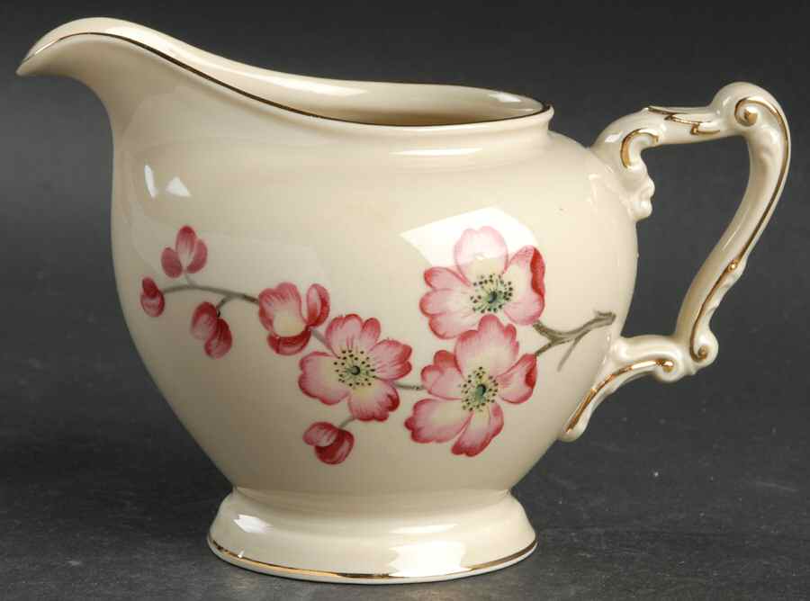 HC29 (IVORY BACKGROUND) Creamer by Heinrich - H&C-1
