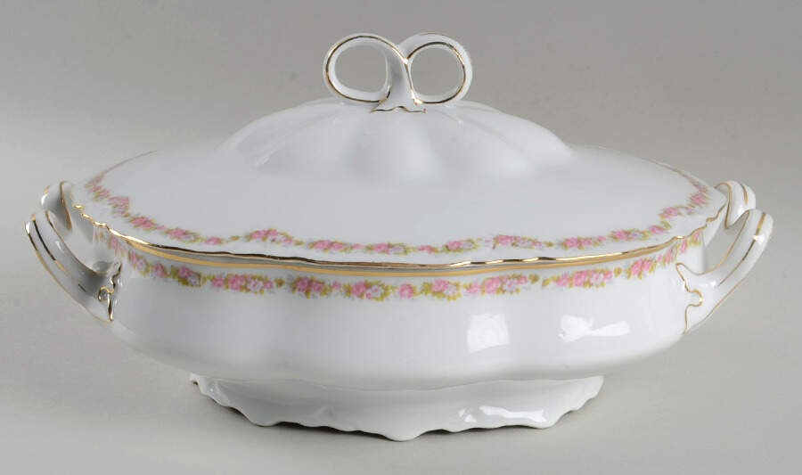 19136 Oval Covered Vegetable by Heinrich - H&C-1
